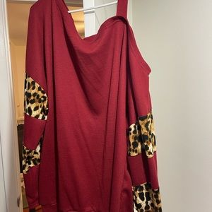 Yoins red and leopard 1 shoulder cut out shirt